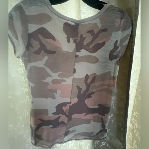 Free People-We The Free-pink camo short sleeve tee-XS-EUC! - Picture 2 of 4